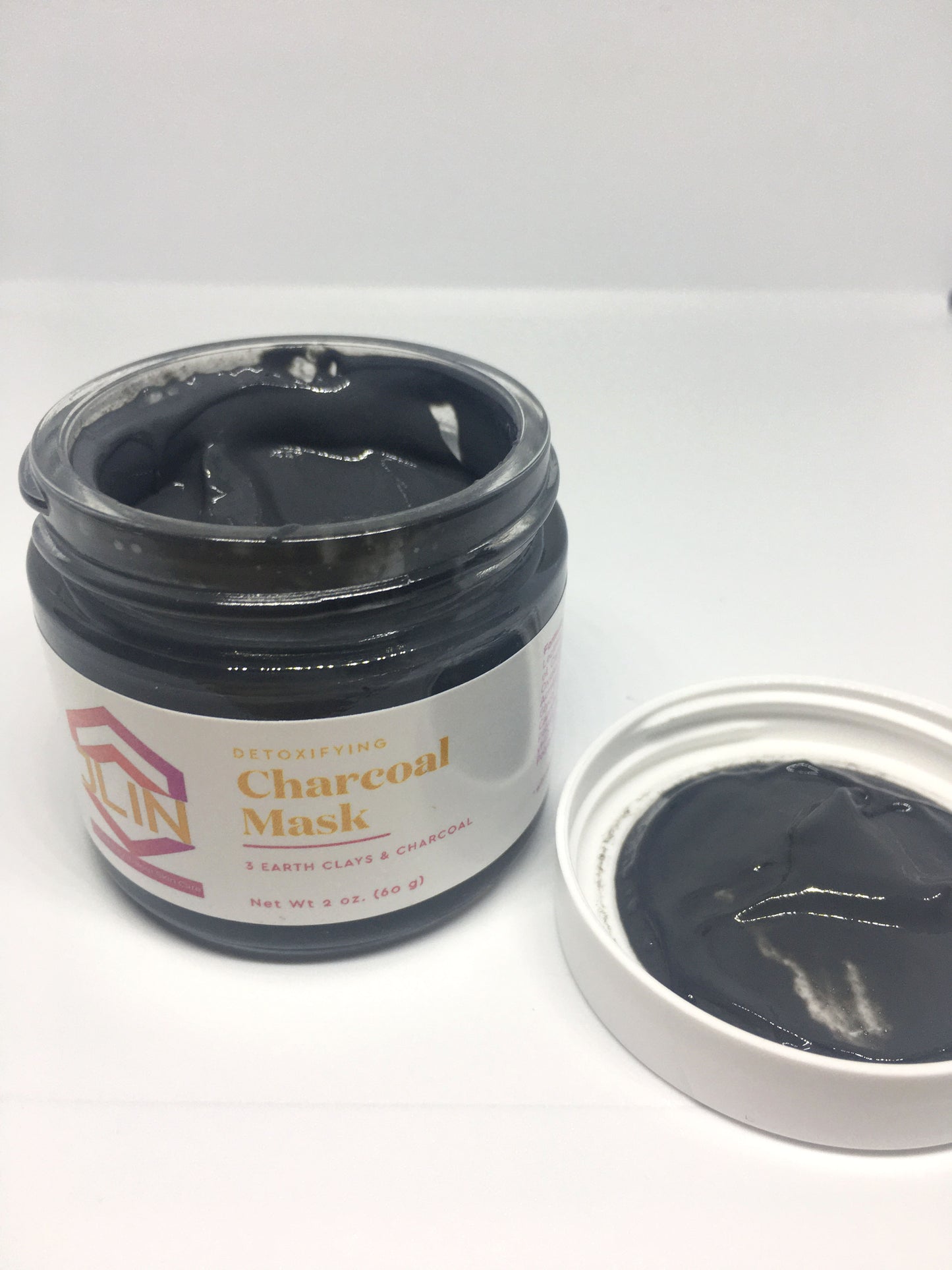 GENTLE DETOX CLAY AND CHARCOAL MASK